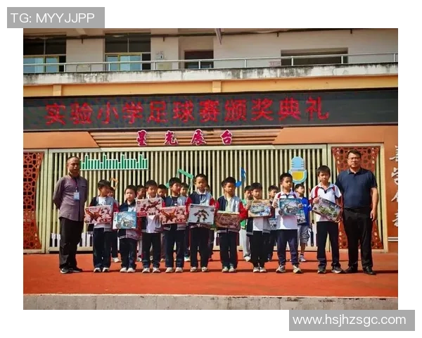 从童年追球梦到绿茵闪耀星一位足球启蒙球星的成长之路