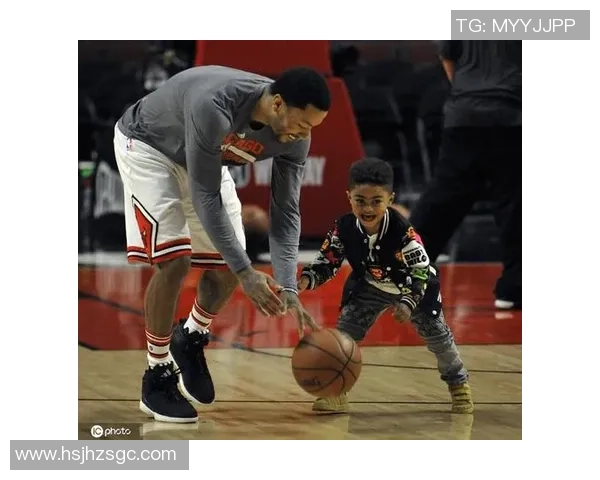 足球巨星与萌娃同框瞬间，感受运动与童真交织的温馨时刻