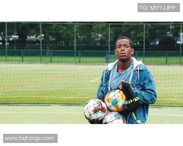 感人足球传奇球星故事与精神传承：从梅西到贝利的伟大足迹